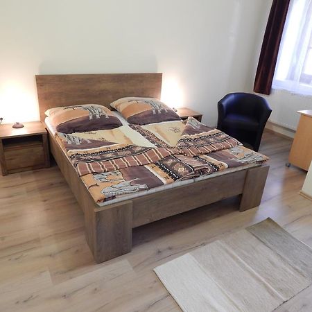 Csillagvirag Apartman Leilighet Mosonmagyaróvár Eksteriør bilde